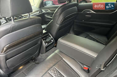 Седан BMW 7 Series 2016 в 