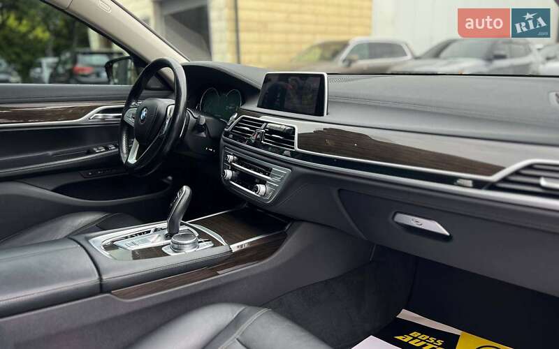 Седан BMW 7 Series 2019 в Івано-Франківську