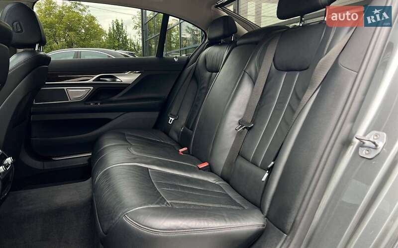 Седан BMW 7 Series 2019 в Івано-Франківську