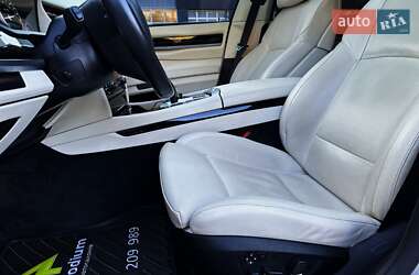 Седан BMW 7 Series 2010 в 