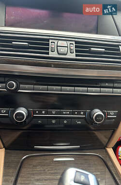Седан BMW 7 Series 2011 в 