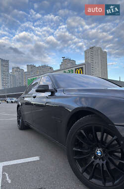 Седан BMW 7 Series 2012 в 