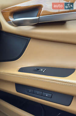 Седан BMW 7 Series 2012 в 