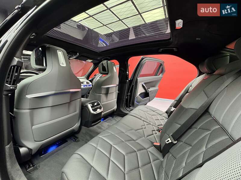 Седан BMW 7 Series 2024 в Києві