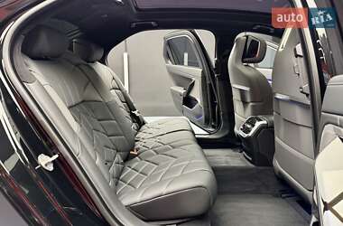 Седан BMW 7 Series 2024 в 