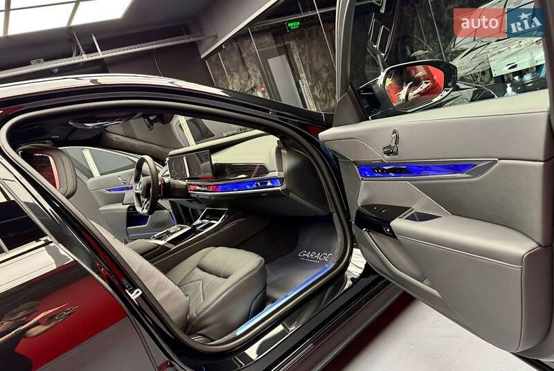Седан BMW 7 Series 2024 в Києві