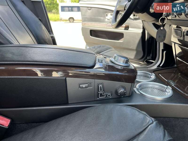 Седан BMW 7 Series 2008 в Чернігові