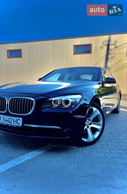 Седан BMW 7 Series 2010 в 