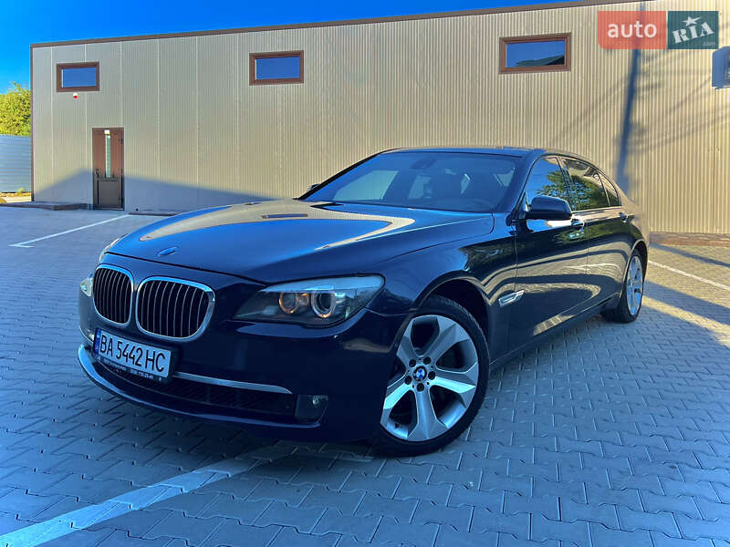 Седан BMW 7 Series 2010 в 