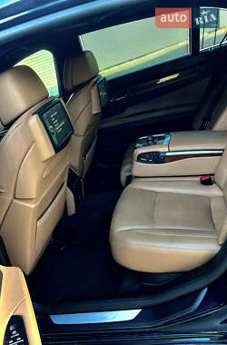 Седан BMW 7 Series 2010 в 