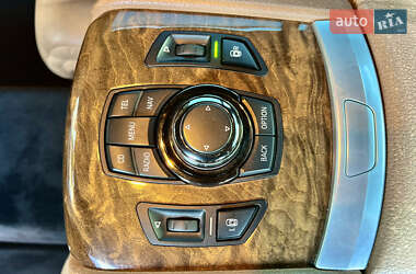 Седан BMW 7 Series 2010 в 