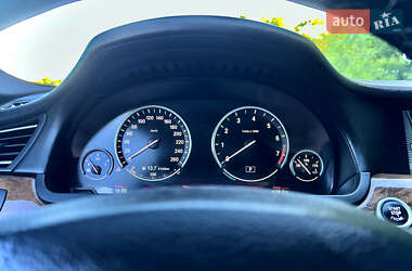 Седан BMW 7 Series 2010 в 