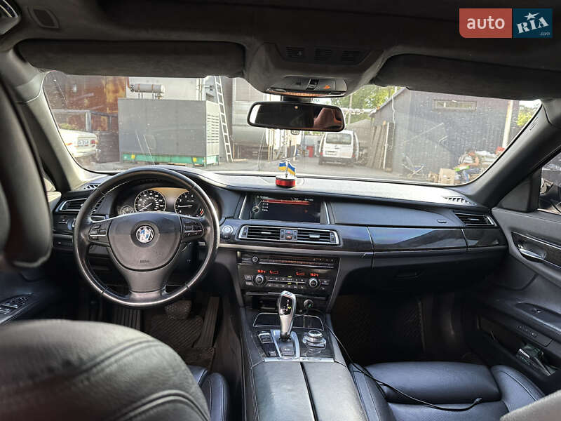 Седан BMW 7 Series 2013 в Днепре