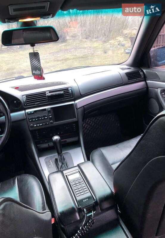Седан BMW 7 Series 2000 в Умани