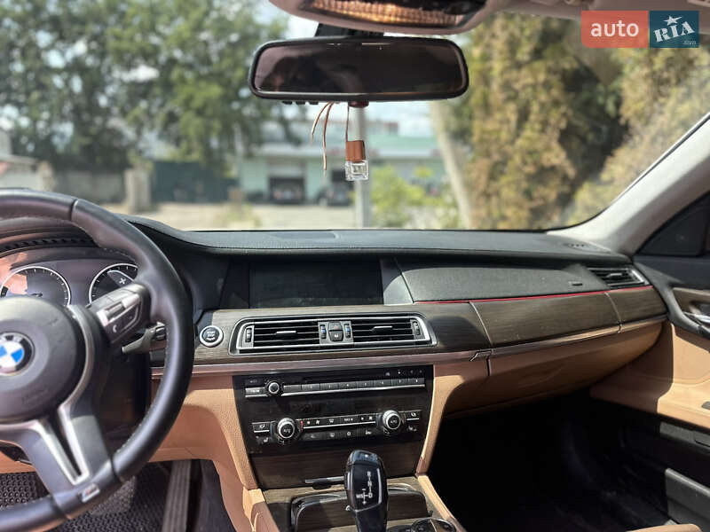 Седан BMW 7 Series 2010 в Миколаєві