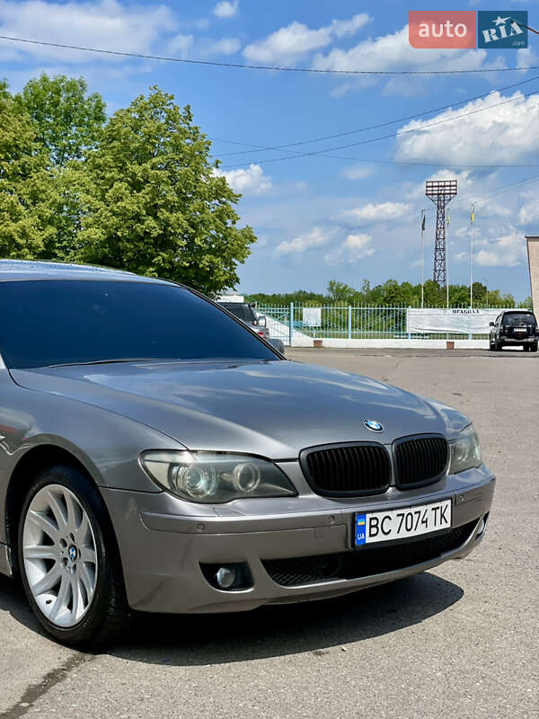 Седан BMW 7 Series 2006 в Долині