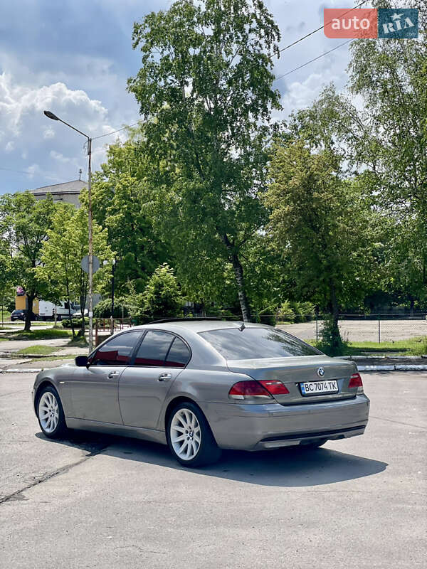 Седан BMW 7 Series 2006 в Долині