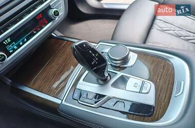 Седан BMW 7 Series 2022 в 