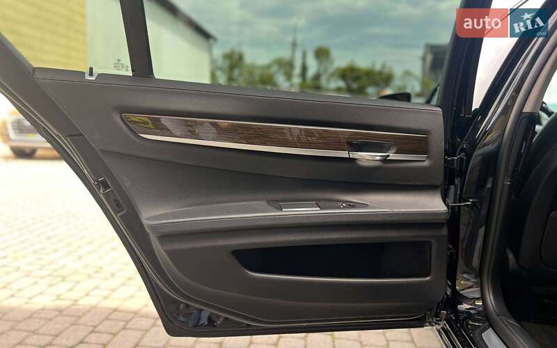 Седан BMW 7 Series 2015 в Ивано-Франковске