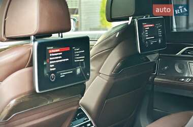 Седан BMW 7 Series 2018 в 