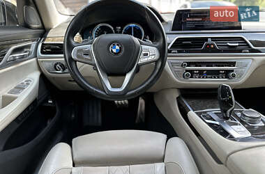 Седан BMW 7 Series 2016 в 