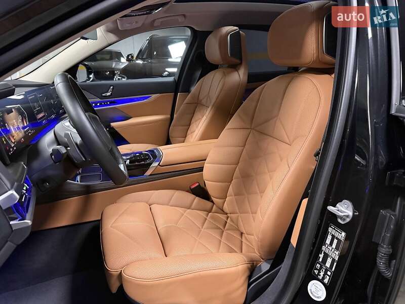 Седан BMW 7 Series 2023 в Киеве