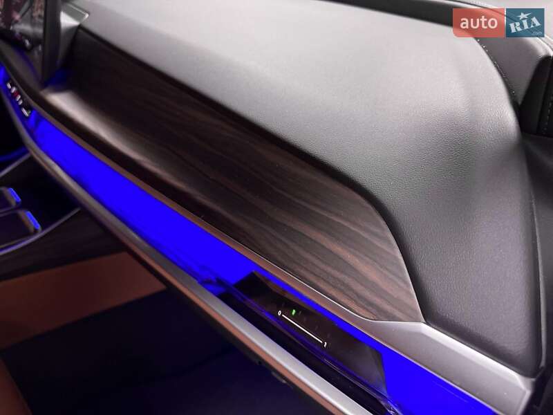 Седан BMW 7 Series 2023 в Киеве