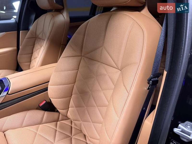 Седан BMW 7 Series 2023 в Киеве