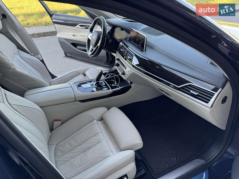Седан BMW 7 Series 2019 в Киеве