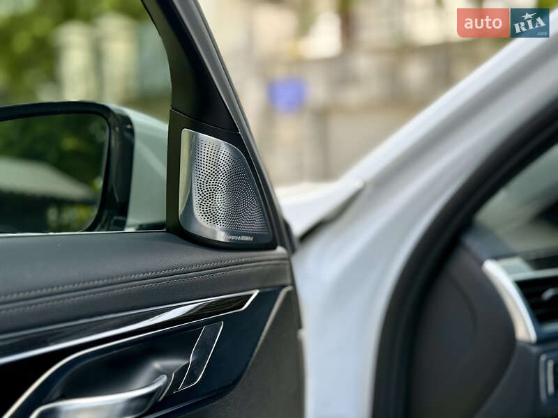 Седан BMW 7 Series 2015 в Черновцах