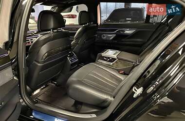 Седан BMW 7 Series 2019 в 