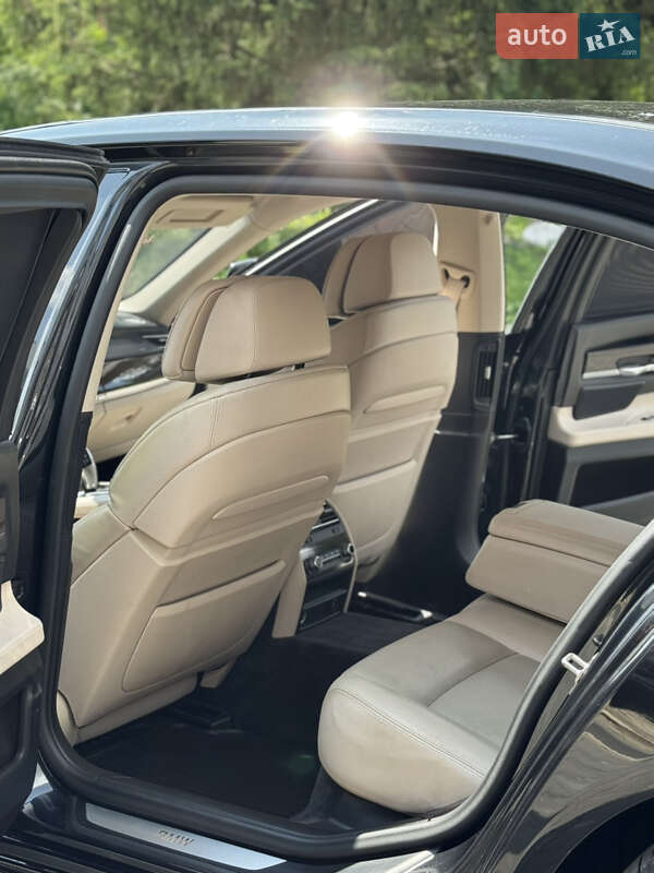 Седан BMW 7 Series 2010 в Ковелі