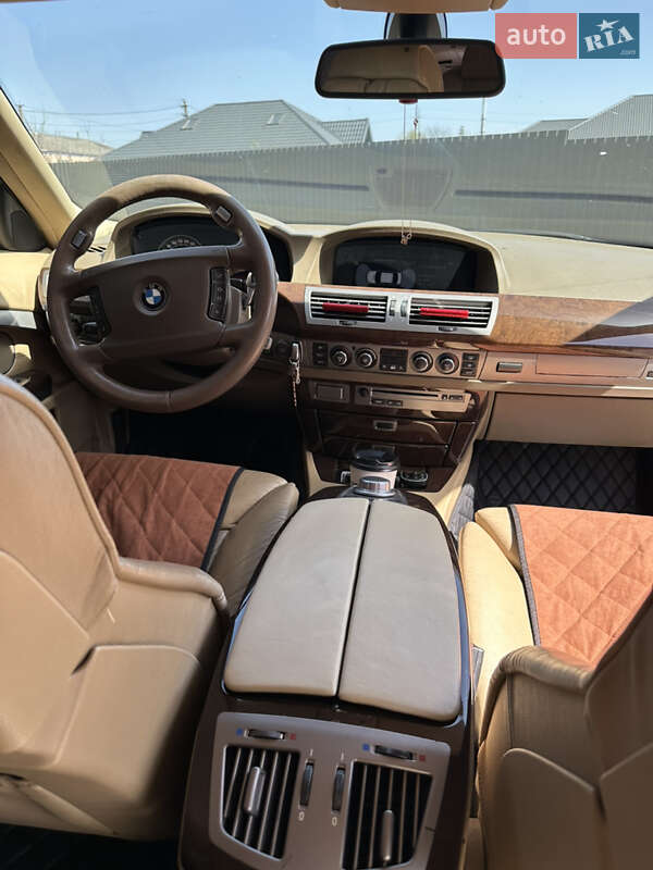 Седан BMW 7 Series 2006 в Рокитному