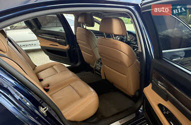 Седан BMW 7 Series 2011 в 
