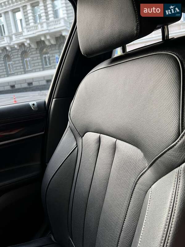 Седан BMW 7 Series 2018 в Одессе