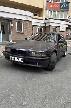 Седан BMW 7 Series 1998 в Вишневом