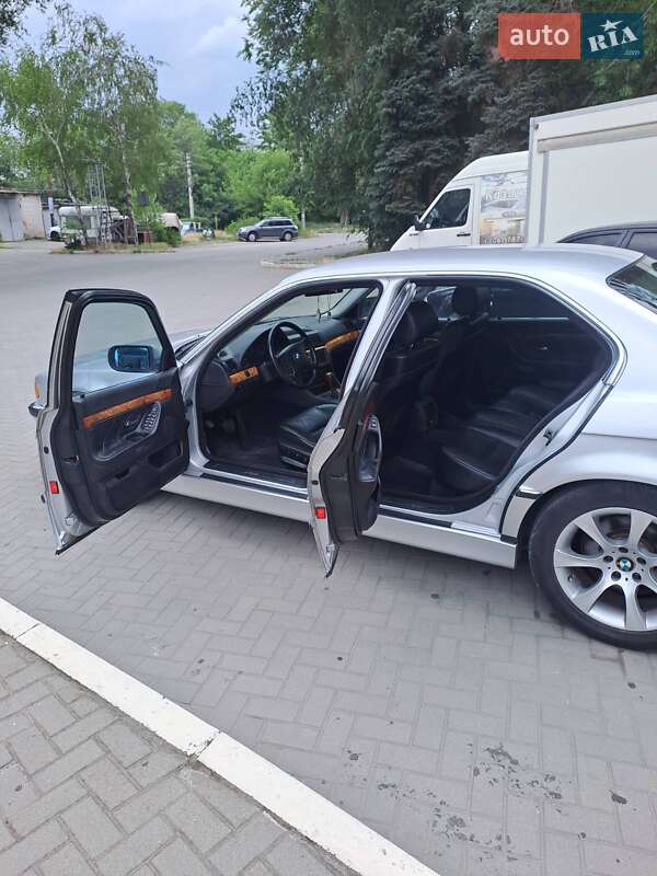 Седан BMW 7 Series 1999 в Києві