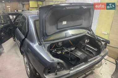 Седан BMW 7 Series 2000 в 