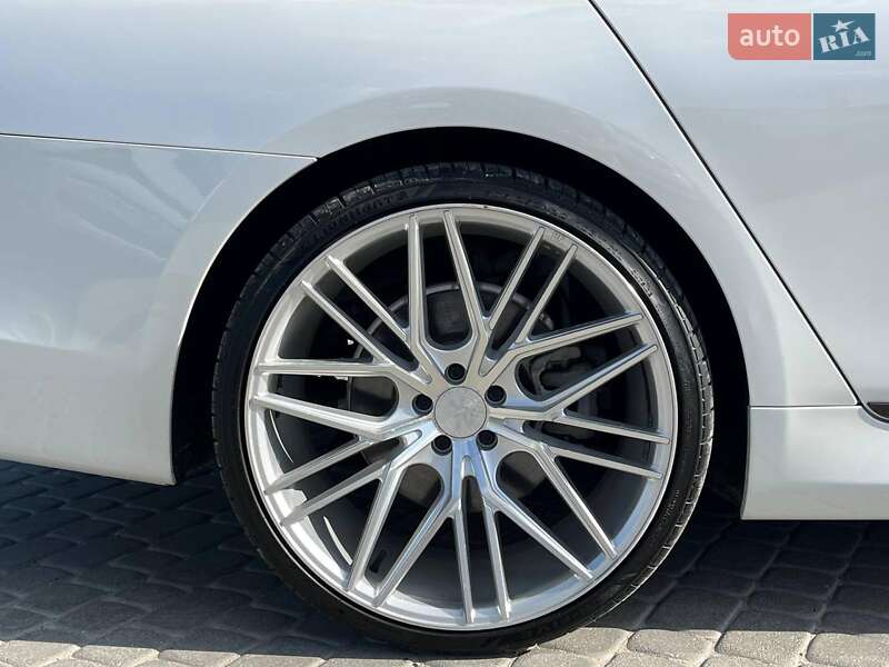 Седан BMW 7 Series 2018 в Львове