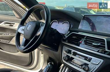 Седан BMW 7 Series 2018 в 