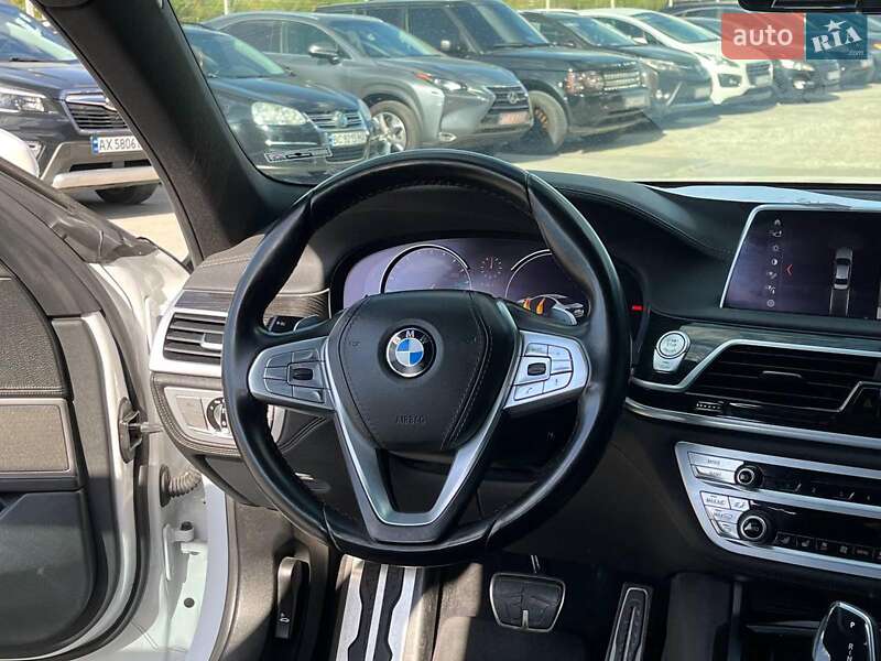 Седан BMW 7 Series 2018 в Львове