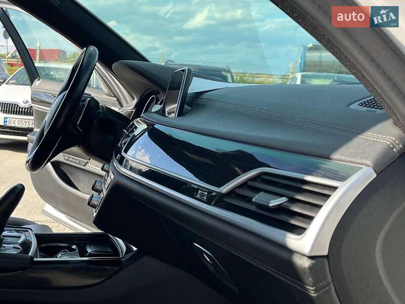 Седан BMW 7 Series 2018 в Львове