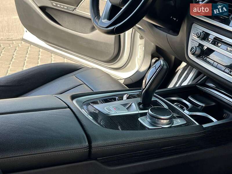 Седан BMW 7 Series 2018 в Львове