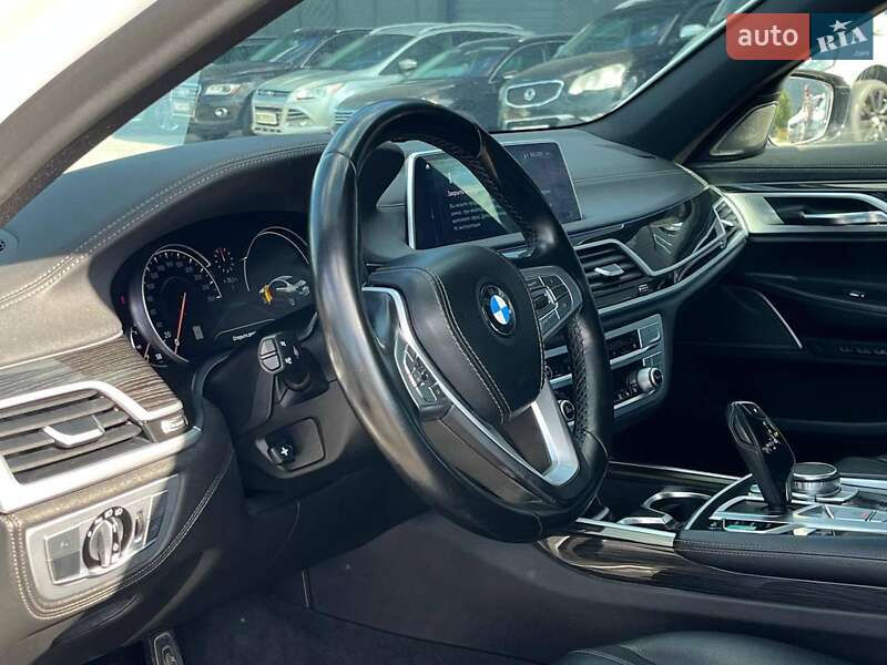Седан BMW 7 Series 2018 в Львове