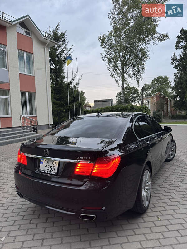 Седан BMW 7 Series 2012 в Шполі