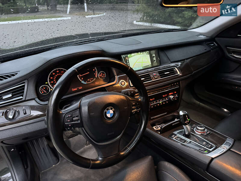 Седан BMW 7 Series 2012 в Шполі