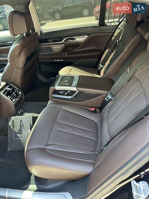Седан BMW 7 Series 2017 в Києві