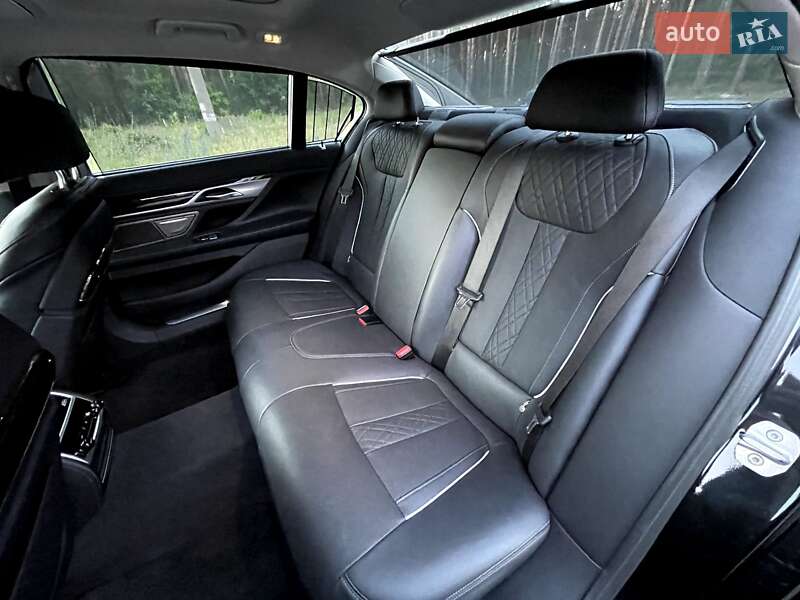 Седан BMW 7 Series 2019 в Нетішині