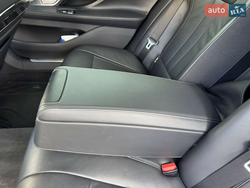 Седан BMW 7 Series 2019 в Киеве фото 15 Седан BMW 7 Series 2019 в Киеве