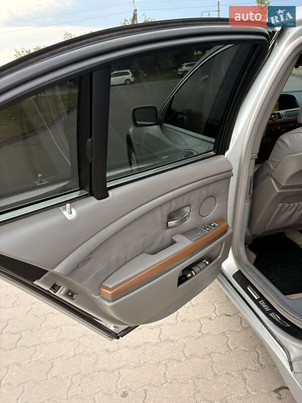 Седан BMW 7 Series 2003 в Бродах